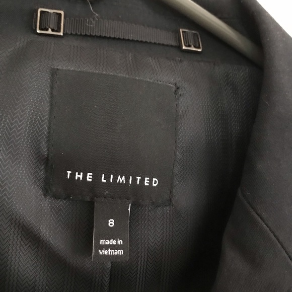 Limited Blk 2-Button Blazer. Sz 8. Modern Stretch - Picture 2 of 4